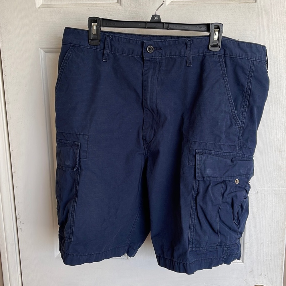Navy Blue Levi Strauss & Co cargo shorts 38